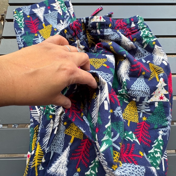 Hanna Andersson women’s Christmas holiday pajamas - Picture 2 of 5